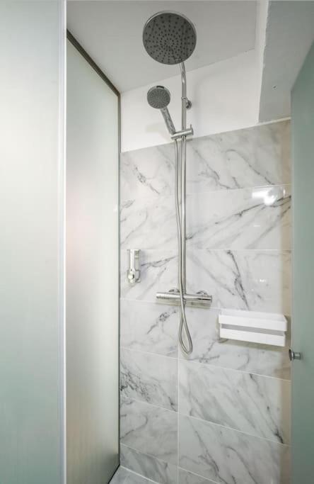 Modern Boutique Apartment Афины Экстерьер фото